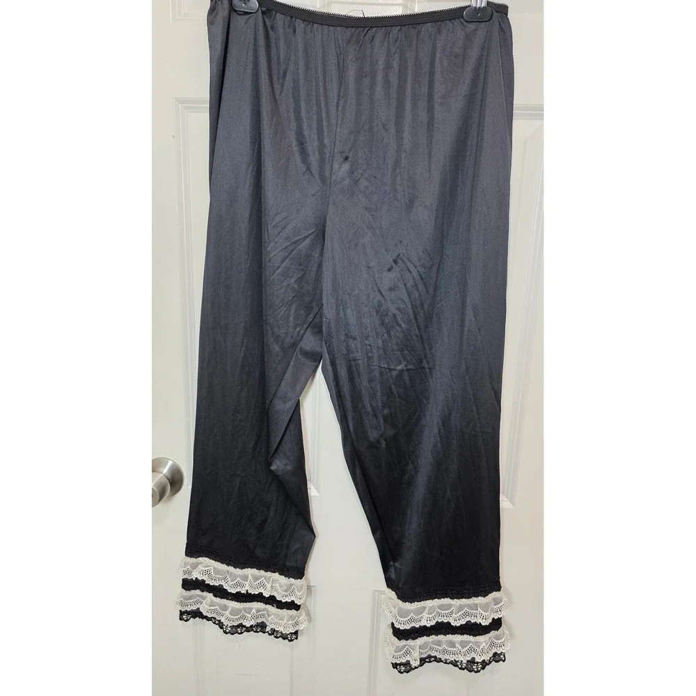 VTG ILGWU Lingerie Culottes Split Slip Pants Black White Lace Trim Size 36 38 - Picture 1 of 5